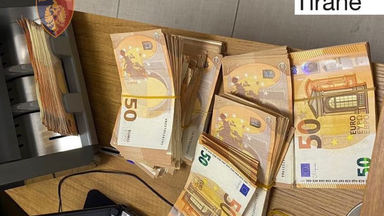 Këmbente para duke i hedhur në portofole virtuale në Tiranë, sekuestrohen mbi 60 mijë euro
