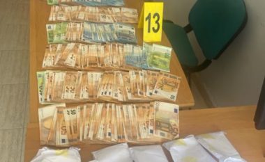 Tentoi të fuste 44 mijë euro të padeklaruara, arrestohet një person në portin e Durrësit