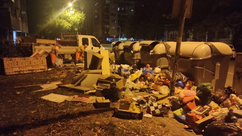 Mbi 1.100 tonë mbeturina janë grumbulluar në dy ditët e fundit në Shkup