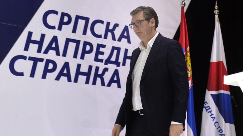 Deputeti i partisë së Vuçiqit e konfirmon se është pjesë e llogarive të rreme serbe në Twitter: Do të vazhdojmë ta bëjmë
