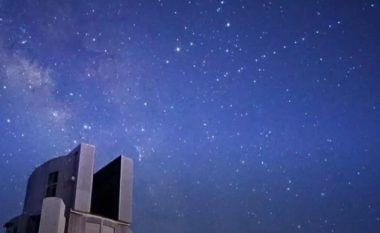 Kamera në Havai regjistroi shi meteorësh dhe një “karrocë” të papritur satelitësh