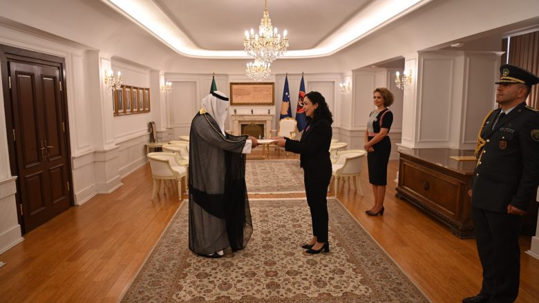 Osmani pranoi letrat kredenciale nga ambasadori i ri jorezident i Kuvajtit