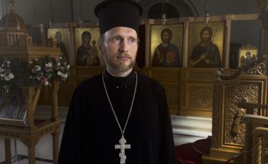 Priftërinjtë ortodoksë rusë po përballen me persekutim nga shteti dhe kisha për mbështetjen e paqes në Ukrainë