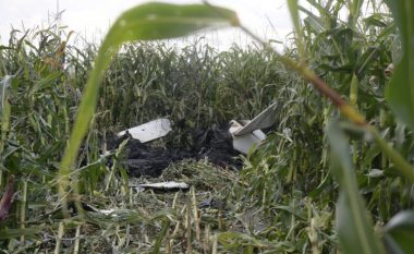 Rrëzohet një aeroplan në afërsi të Beogradit, humb jetën piloti