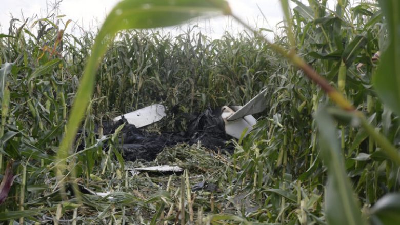 Rrëzohet një aeroplan në afërsi të Beogradit, humb jetën piloti