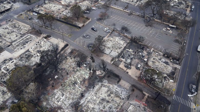 Numri i viktimave të zjarrit në Havai ka shkuar në 67, vazhdon kërkimi i të mbijetuarve