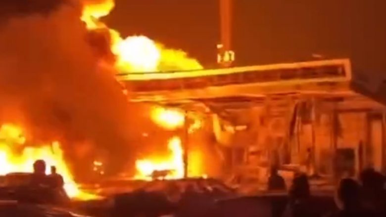 Zjarr dhe shpërthim në pompën e derivateve në Rusi, humbin jetën 30 persona dhe mbi 100 tjerë lëndohen