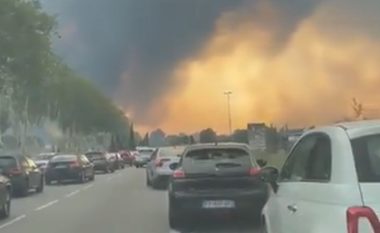 Zjarr i madh në jug të Francës, evakuohen kampet me shumë turistë