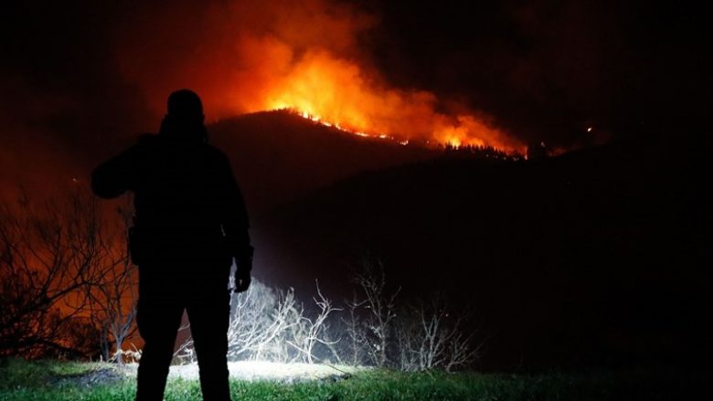 Ish-zjarrfikësi spanjoll nën ndikim të alkoolit ndizte zjarre dhe i raportonte tek autoritetet, droni e kapi në flagrancë – arrestohet nga policia