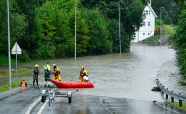 Norvegjia evakuon mijëra njerëz për shkak të përmbytjeve më të këqija në 50 vjet