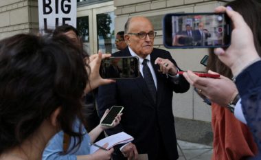 Rudolph Giuliani lirohet nga burgu pasi pagoi dorëzanin prej 150 mijë dollarësh