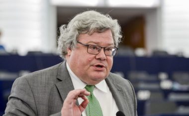 Eurodeputeti gjerman, Bütikofer: Masat e BE-së nuk janë fer, nuk është dashur t’i vihen Kosovës