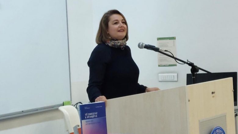 Profesoresha Arta Selmani – Bakiu flet për promovimin e monografisë postmortem të mikes së saj Emine Zendeli