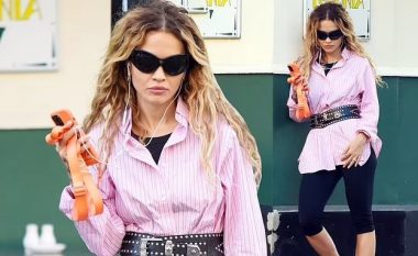 Rita Ora shihet me stil të veçantë të veshjes, teksa shijon një takim me bashkëshortin Taika Waititi