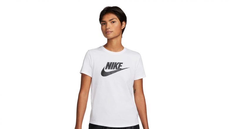 Të gjitha gratë duhet të kenë një maicë Nike në dollapin e tyre – gjejeni me zbritje në Telegrafi Deals