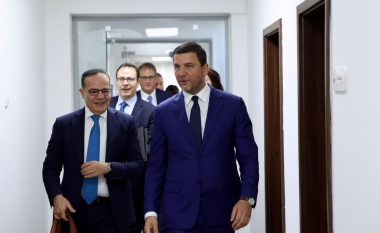 Krasniqi pret në takim një delegacion nga Turqia, diskutojnë për zhvillimet politike në Kosovë