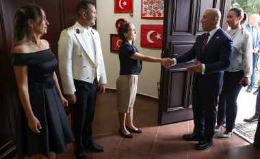 Haradinaj uron Turqinë dhe popullin e saj me rastin e Ditës së Fitores