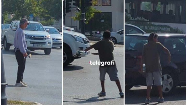 E pazakontë: Dy të rinj të komunitetit rom bëhen “policë” – rregullojnë trafikun në Prishtinë