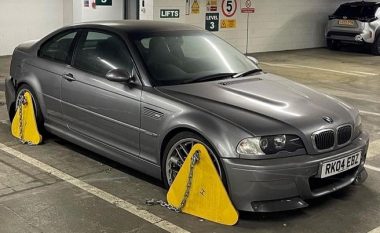Një BMW shumë i rrallë është parkuar në një garazhë që 20 vjet në Britani