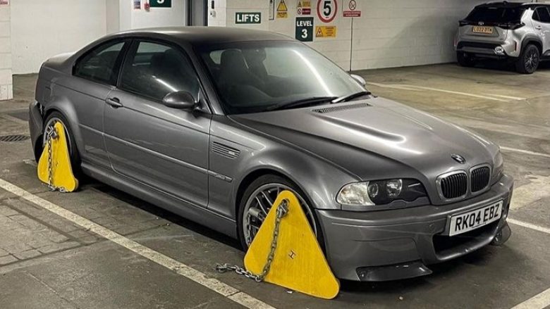 Një BMW shumë i rrallë është parkuar në një garazhë që 20 vjet në Britani