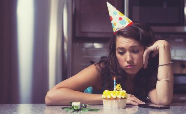 Trishtimi i ditëlindjes: Disa arsye pse ndiheni të mërzitur kur keni ditëlindjen