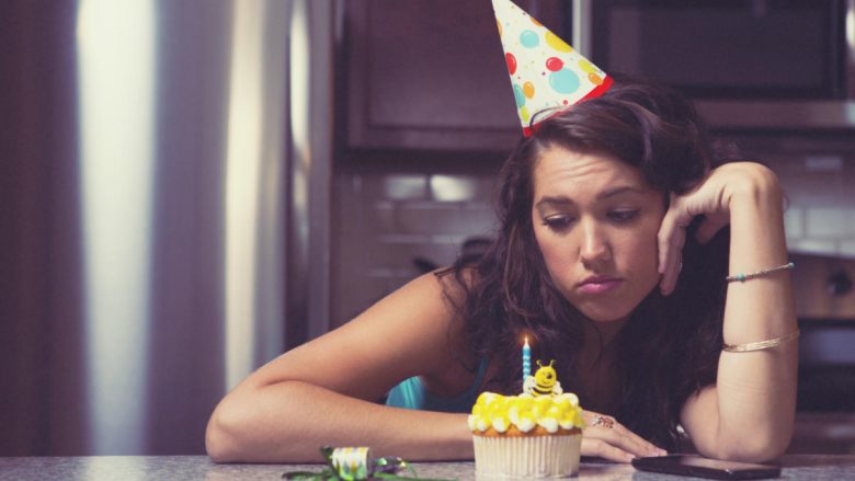 Trishtimi i ditëlindjes: Disa arsye pse ndiheni të mërzitur kur keni ditëlindjen