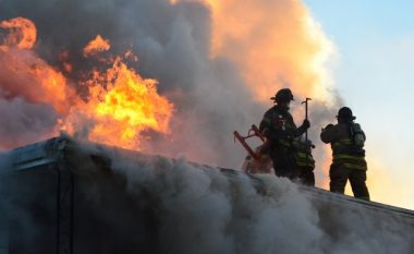 Zjarr në një depo në Moskë – nuk raportohet për viktima