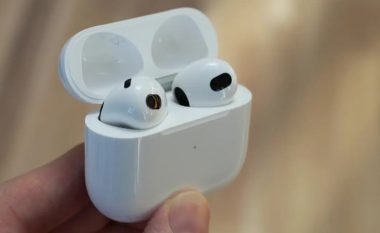 Apple pritet të prezantojë në shtator AirPods-at me USB-C