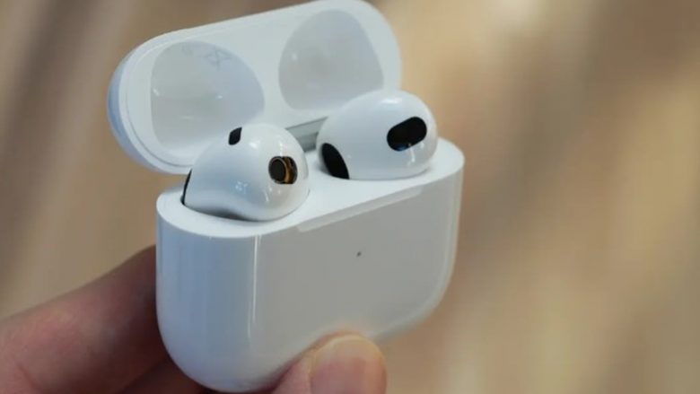 Apple pritet të prezantojë në shtator AirPods-at me USB-C