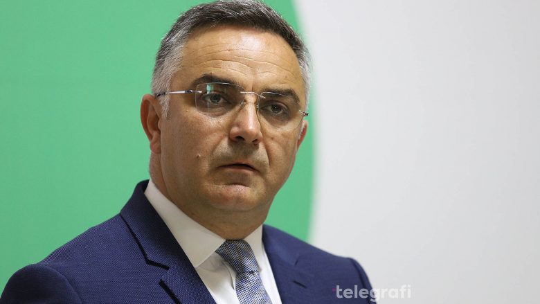 Murati tha se do të ketë rritje të pagave, Tahiri: Qeveria po tallet me nëpunësit publikë