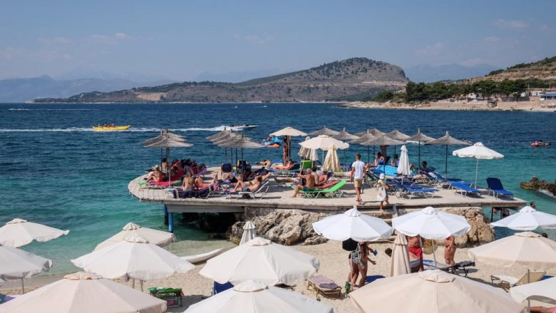 Financial Times: Shqipëria, “Italia e vogël”- turistët vërshojnë në resortet me kosto të ulët