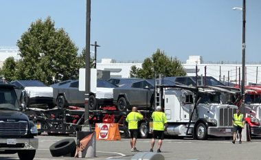 Dërgesat për Cybertruck-un e Tesla-s si duket do të nisin së shpejti, një numër i tyre u dërgua në fabrikën e Kalifornisë sipas imazheve në internet