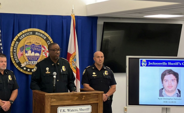 Autoritetet në Florida: Sulmi në Xheksonvill me motive raciste
