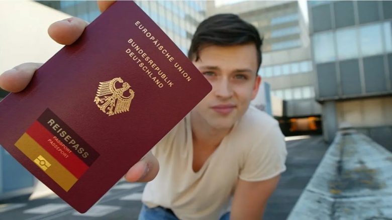 Gjermania pajtohet t’i lehtësojë procedurat për marrjen e shtetësisë për emigrantët