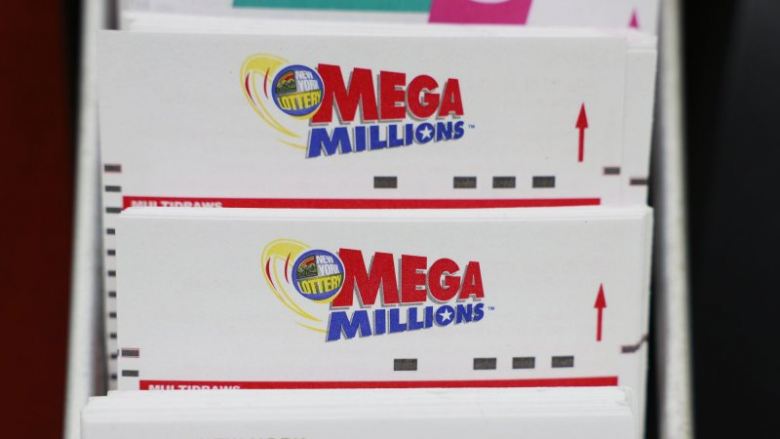 Numri i targës së veturës së nënës i jep burrit të Maryland një çmim lotarie prej 50 mijë dollarësh