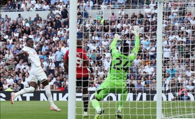 Manchester United zhgënjen në ndeshjen e dytë, mposhtet në udhëtim nga Tottenhami