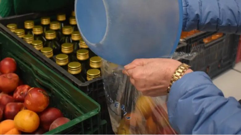 Brukseli synon që supermarketve t’ua bëjë obligative dhurimin e ushqimeve të pashitura