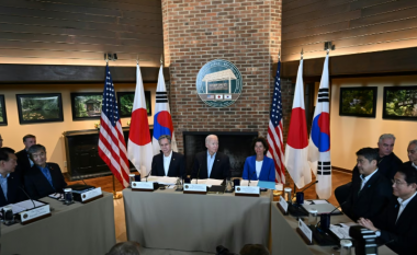 Biden takon udhëheqësit e Japonisë dhe Koresë së Jugut, diskutimeve mbi çështje të sigurisë