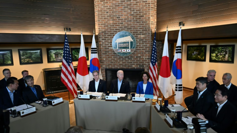 Biden takon udhëheqësit e Japonisë dhe Koresë së Jugut, diskutimeve mbi çështje të sigurisë