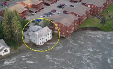 Momenti kur një shtëpi ‘rrëshqiti në lumë’ ndërsa Alaska u godit nga një përmbytje akullnajore ‘e paprecedentë’
