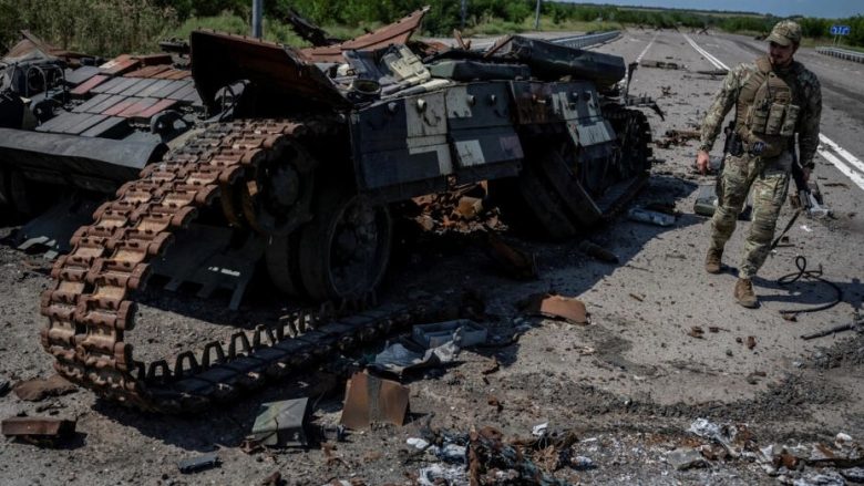 Ukraina thotë se “rimarrja e fshatit Robotyne hapi rrugën drejt Krimesë”