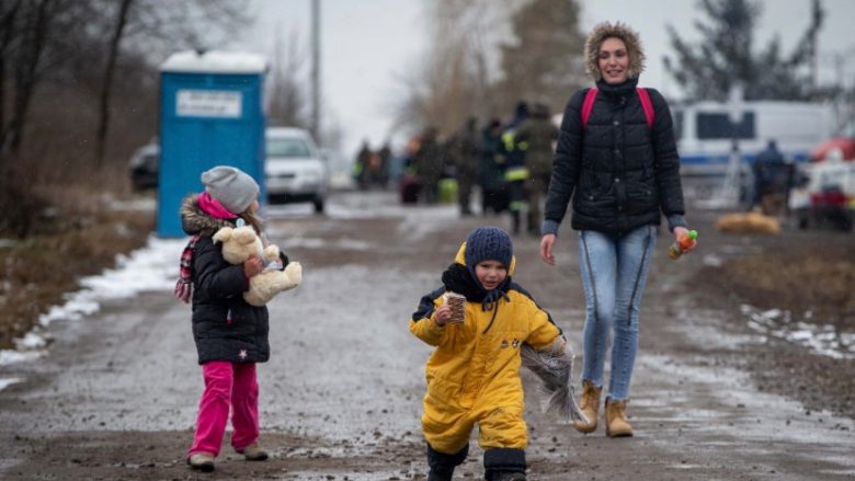 Rusia po ua “shpërlan trurin” fëmijëve të rrëmbyer ukrainas