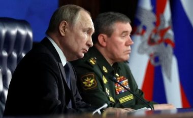 Putini takoi drejtuesit e lartë ushtarakë, pasi Ukraina tha se ka bërë përparime në kundërofensivën e saj në frontin juglindor