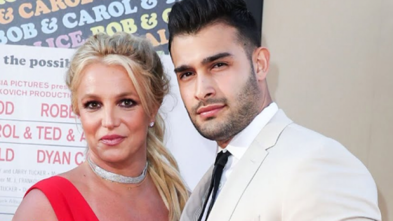 Britney Spears thyen heshtjen, flet për ndarjen nga Sam Asghari: Jam pak e tronditur