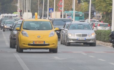 Rekordi, shqiptarët importuan 42 mijë automjete në 7 muaj