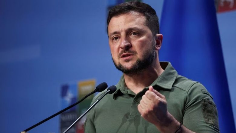 Zelensky shkarkon të gjithë shefat rajonalë të rekrutimit ushtarak