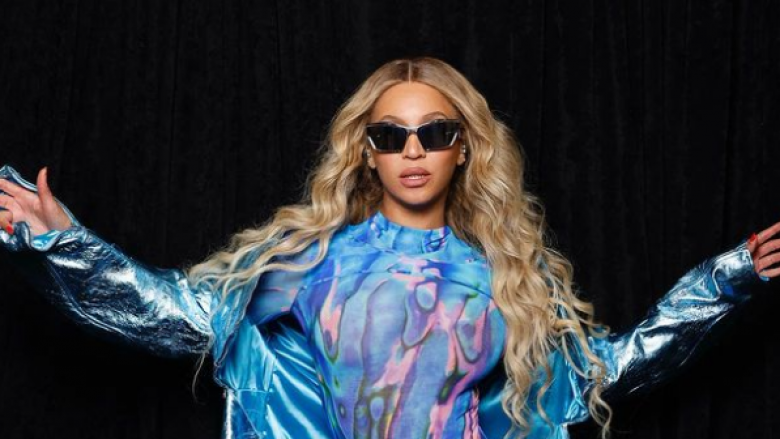 Beyonce vazhdoi performancën edhe pse iu ndal mikrofoni në shfaqjen në Arizona