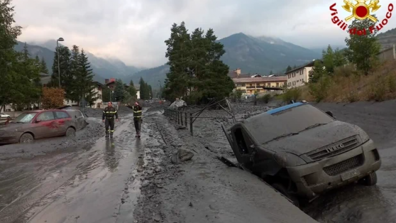 Shiu i dendur dhe rrëshqitjet e dheut godasin veriperëndimin e Italisë