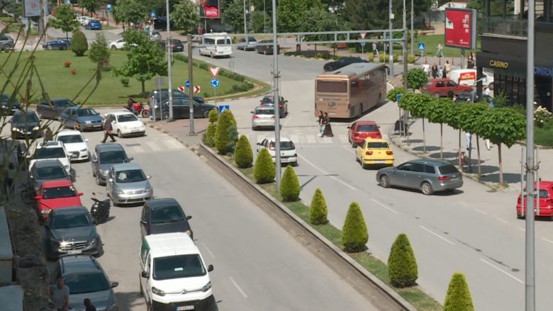 Oborret e shkollave në Tetovë lirohen për parkim