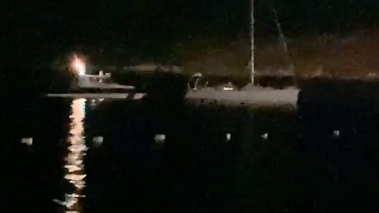 Tre turq mbetën në det të hapur, shpëtohen nga Policia Kufitare në Sarandë